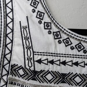 Lane Bryant White Sleeveless Top w/ Blk Embroidery and Beading Sz28 Summer Beach